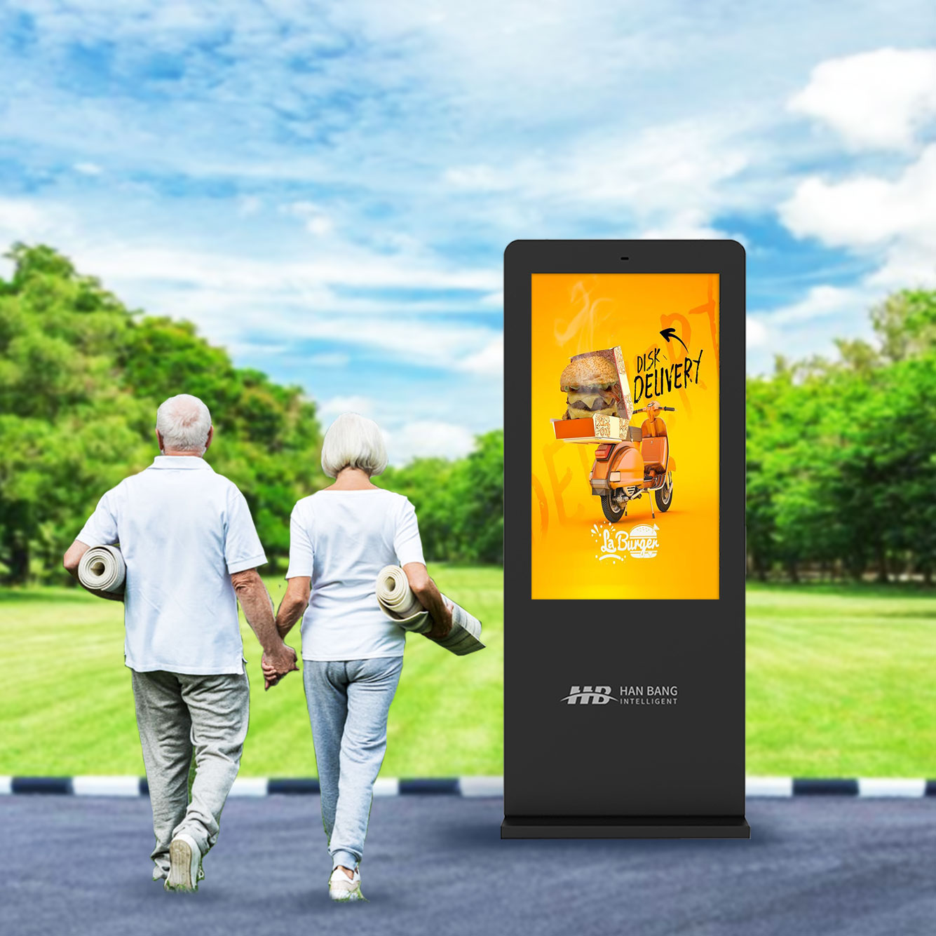 आउटडोर विज्ञापन मशीनों के चार 'हीरोज ': फ्रीस्टैंडिंग, वॉल-माउंटेड, हैंगिंग और मोबाइल मॉडल के लिए एक व्यापक गाइड