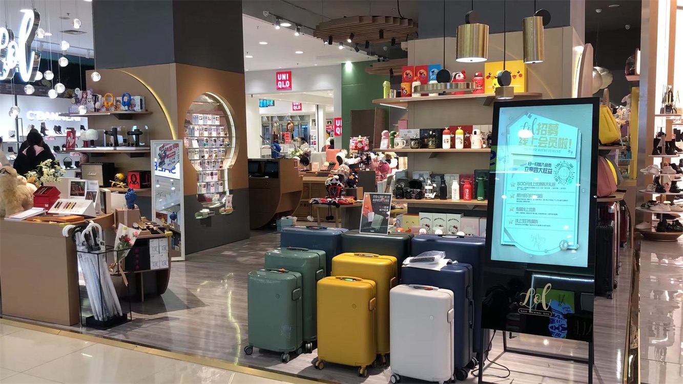 क्यों पोर्टेबल आउटडोर डिजिटल होर्डिंग आधुनिक विज्ञापन में क्रांति ला रहे हैं: लाभ और अनुप्रयोगों के लिए एक पूर्ण गाइड