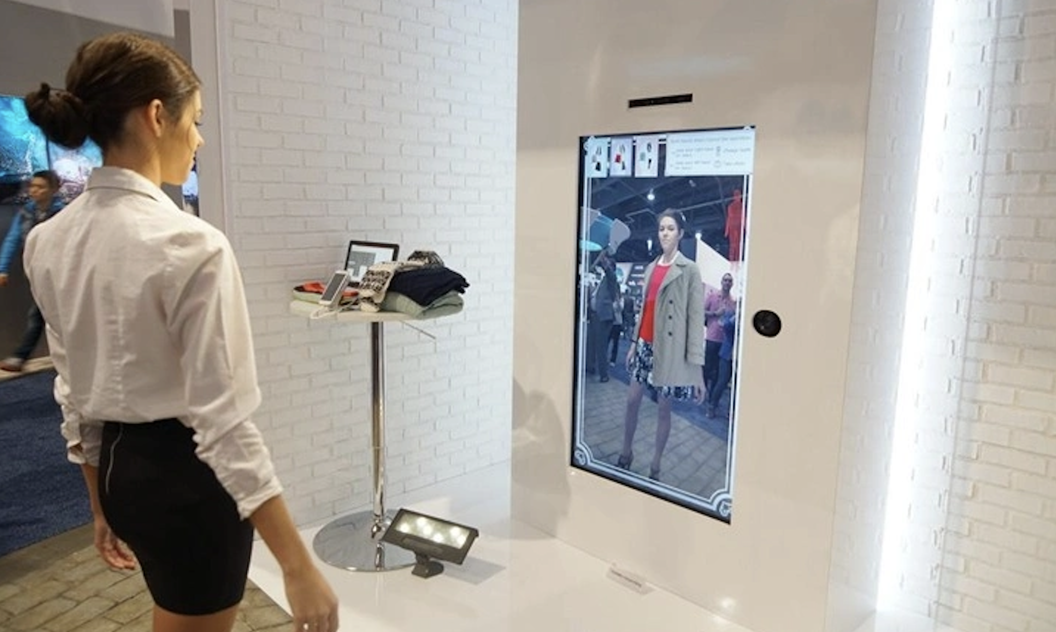 वर्चुअल फिटिंग रूम के साथ भविष्य बिल्कुल नजदीक है